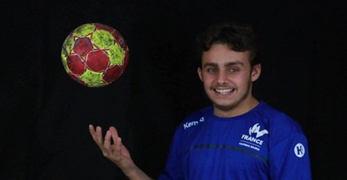 Lire la suite à propos de l’article Entretien avec Erwann VIVET, ailier droit de l’équipe de France malentendants de handball